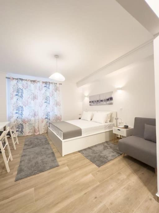 Apartament Petite Retreat In Kolonaki, Athens /Netflix Zewnętrze zdjęcie
