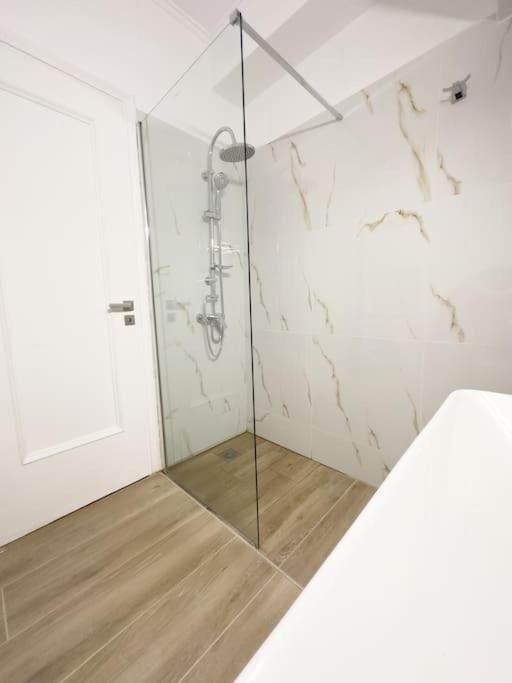 Apartament Petite Retreat In Kolonaki, Athens /Netflix Zewnętrze zdjęcie