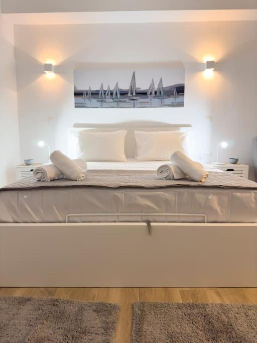 Apartament Petite Retreat In Kolonaki, Athens /Netflix Zewnętrze zdjęcie