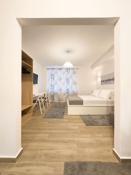 Apartament Petite Retreat In Kolonaki, Athens /Netflix Zewnętrze zdjęcie