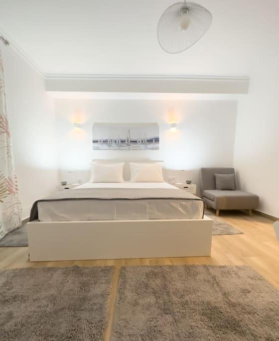 Apartament Petite Retreat In Kolonaki, Athens /Netflix Zewnętrze zdjęcie
