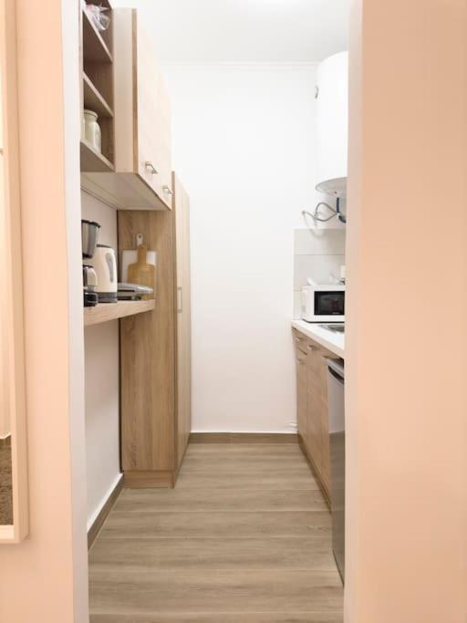 Apartament Petite Retreat In Kolonaki, Athens /Netflix Zewnętrze zdjęcie