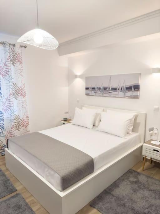 Apartament Petite Retreat In Kolonaki, Athens /Netflix Zewnętrze zdjęcie